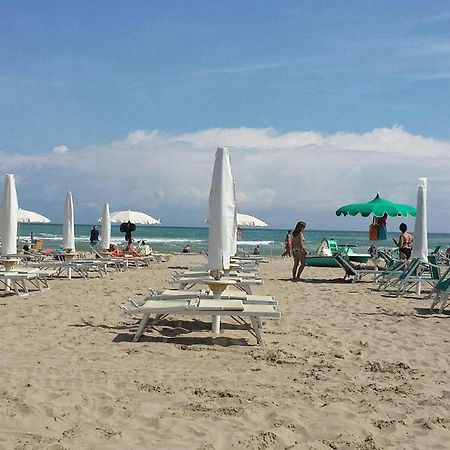 Hotel Pigalle Riccione Eksteriør bilde