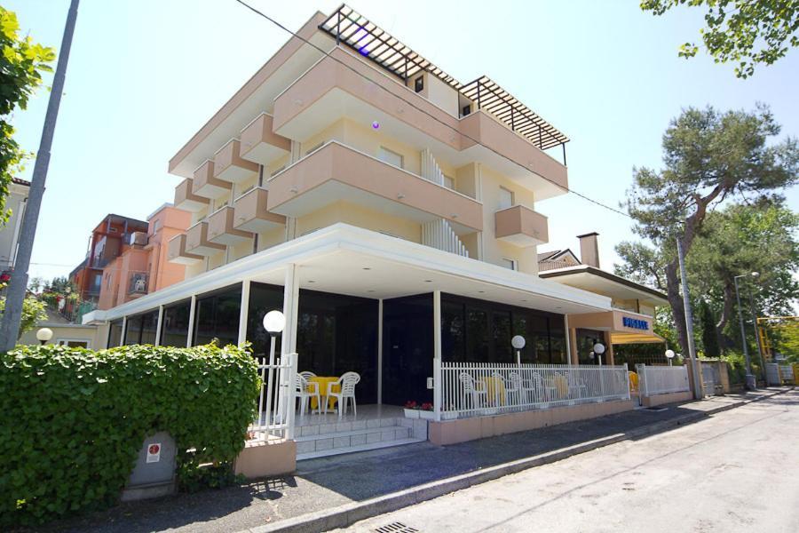 Hotel Pigalle Riccione Eksteriør bilde