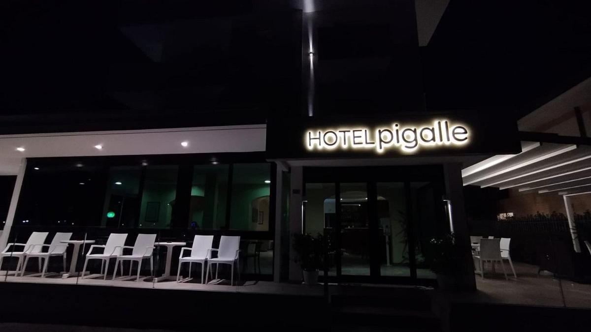 Hotel Pigalle Riccione Eksteriør bilde